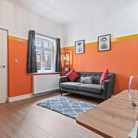4 Bedroom, 2 Bath In Newcastle Town Centre Exterior photo