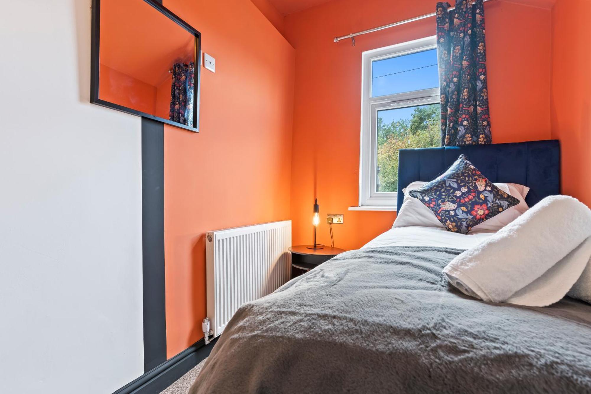 4 Bedroom, 2 Bath In Newcastle Town Centre Exterior photo